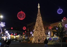 Natale 2021, quasi 19mila tonnellate di CO2 per la magia delle feste